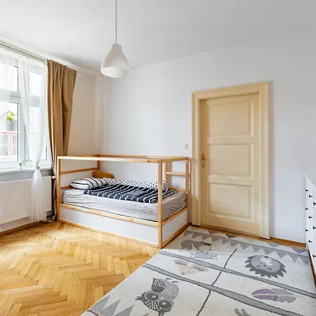 Cozy In Historic Apartment Bratislava