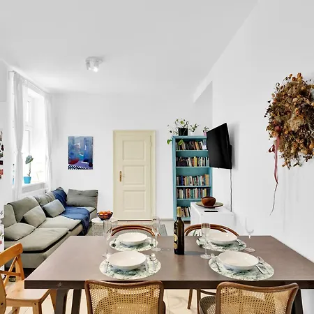 Cozy In Historic Apartment Bratislava