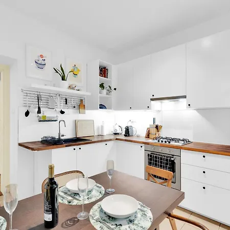 Apartment Prime Location Residence, Private Parking