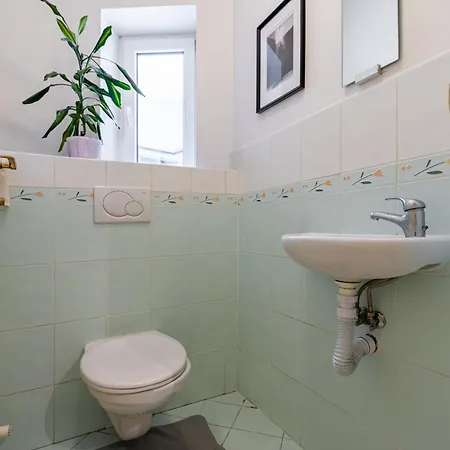 Prime Location Residence, Private Parking Apartment *